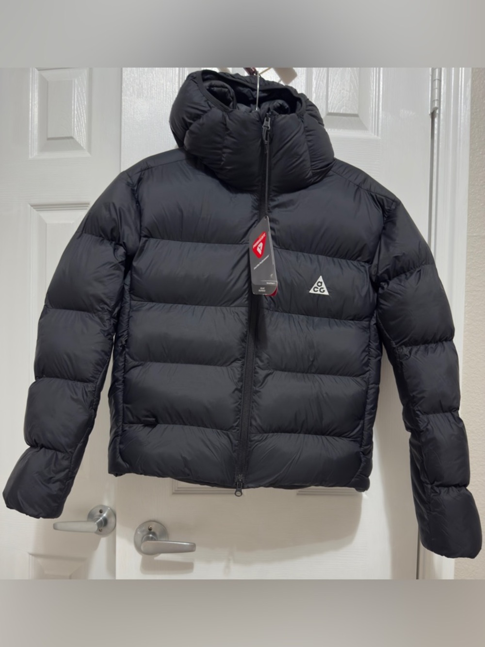Nike ACG 'Lunar Lake' PrimaLoft Women’s Therma-FIT Hood Jacket In Black (Sz XS).